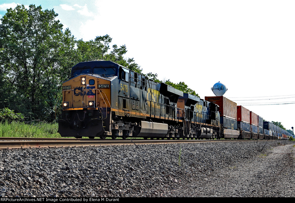 CSX 5478 on I-157